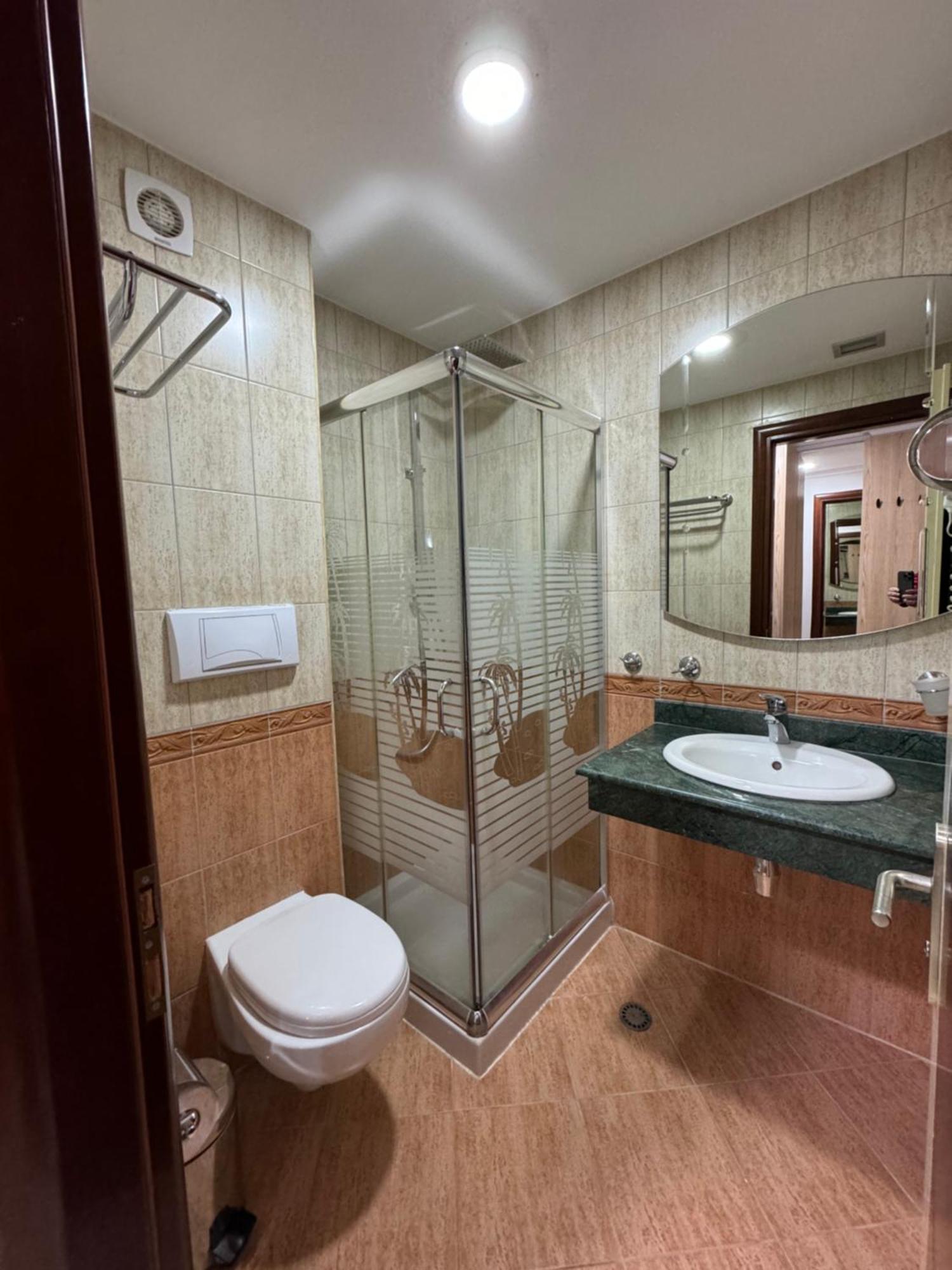 Hotel Lyhnidas Udenisht エクステリア 写真