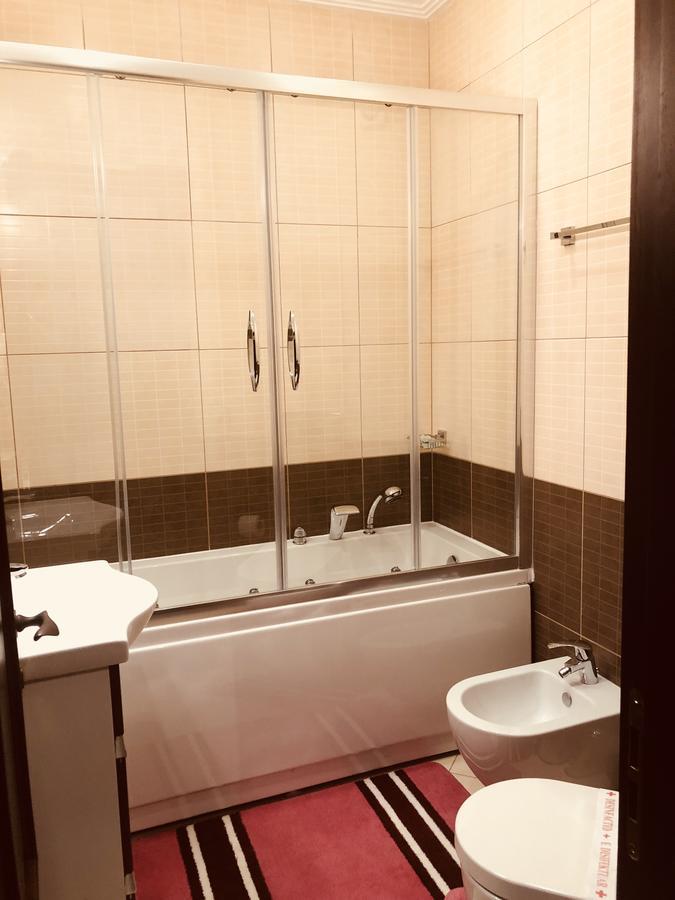 Hotel Lyhnidas Udenisht エクステリア 写真